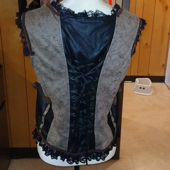 3 piece spirit Halloween costume - Picture 9 of 10